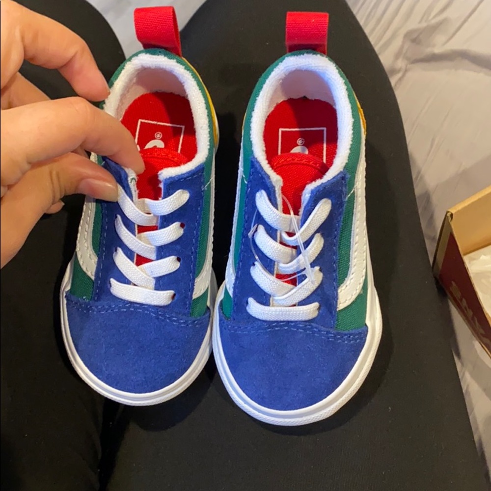 Vans - Picture 2 of 3